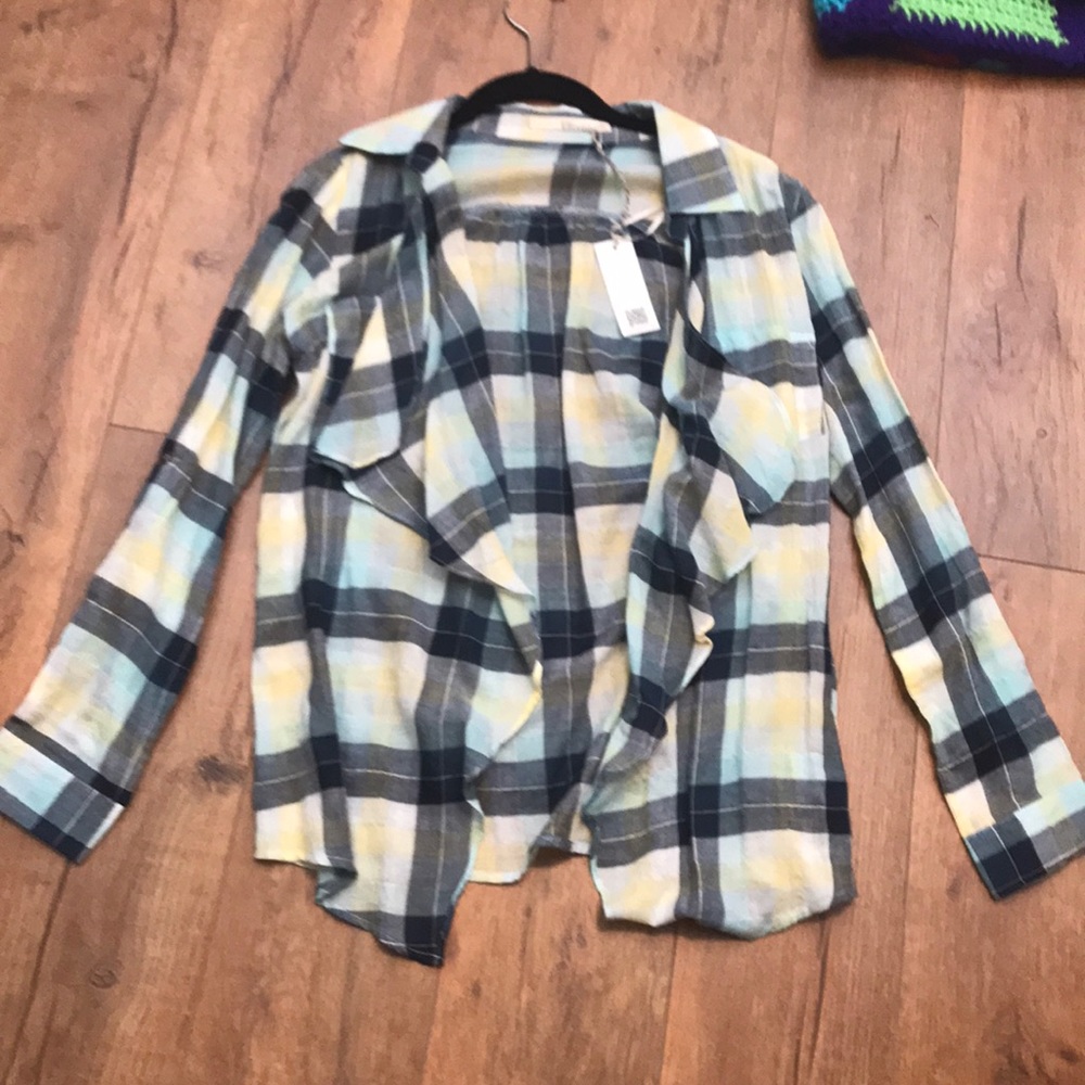 Ellison NWT open drape flannel